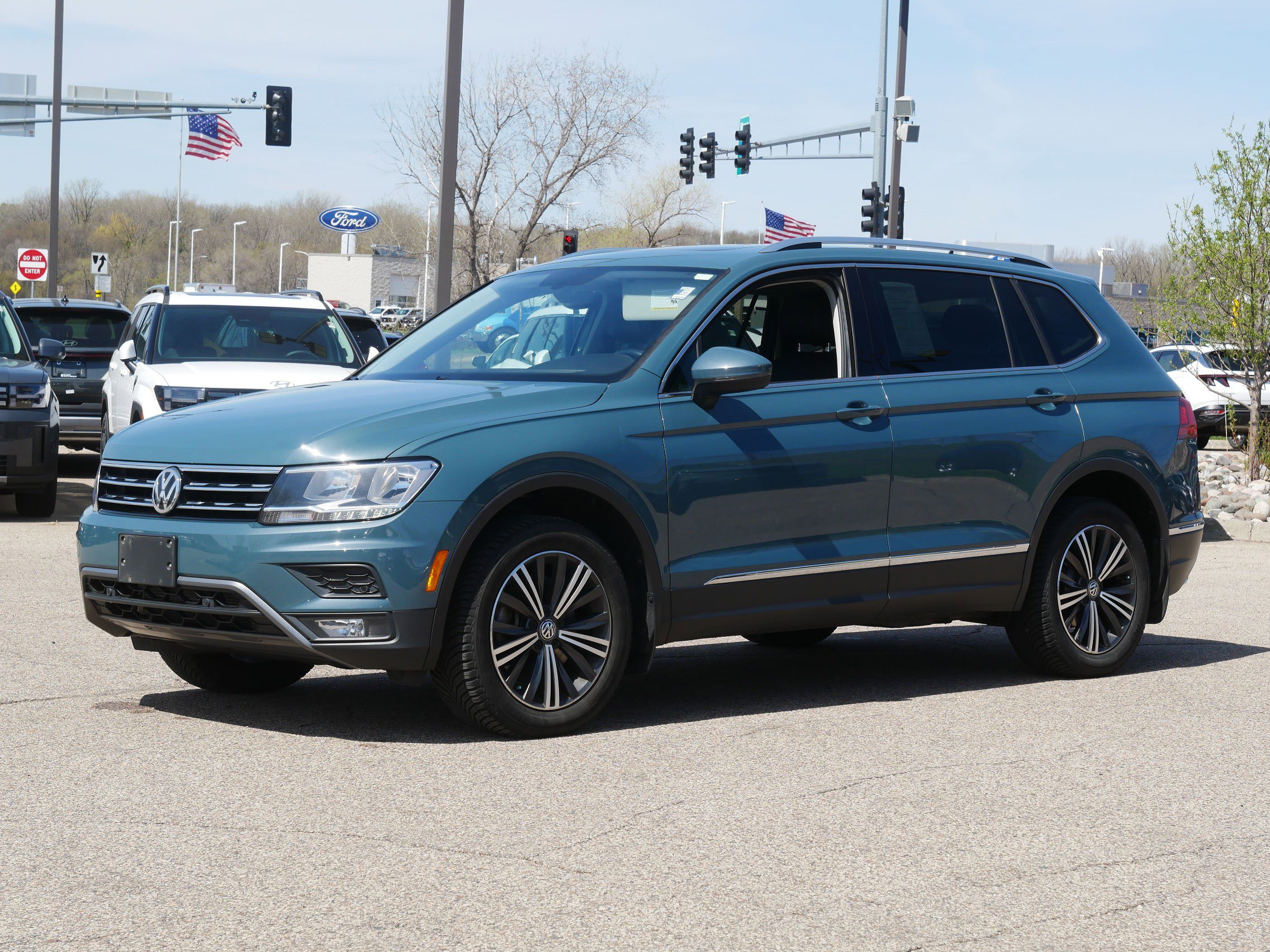 Used 2019 Volkswagen Tiguan SEL with VIN 3VV2B7AX0KM094230 for sale in Inver Grove Heights, Minnesota