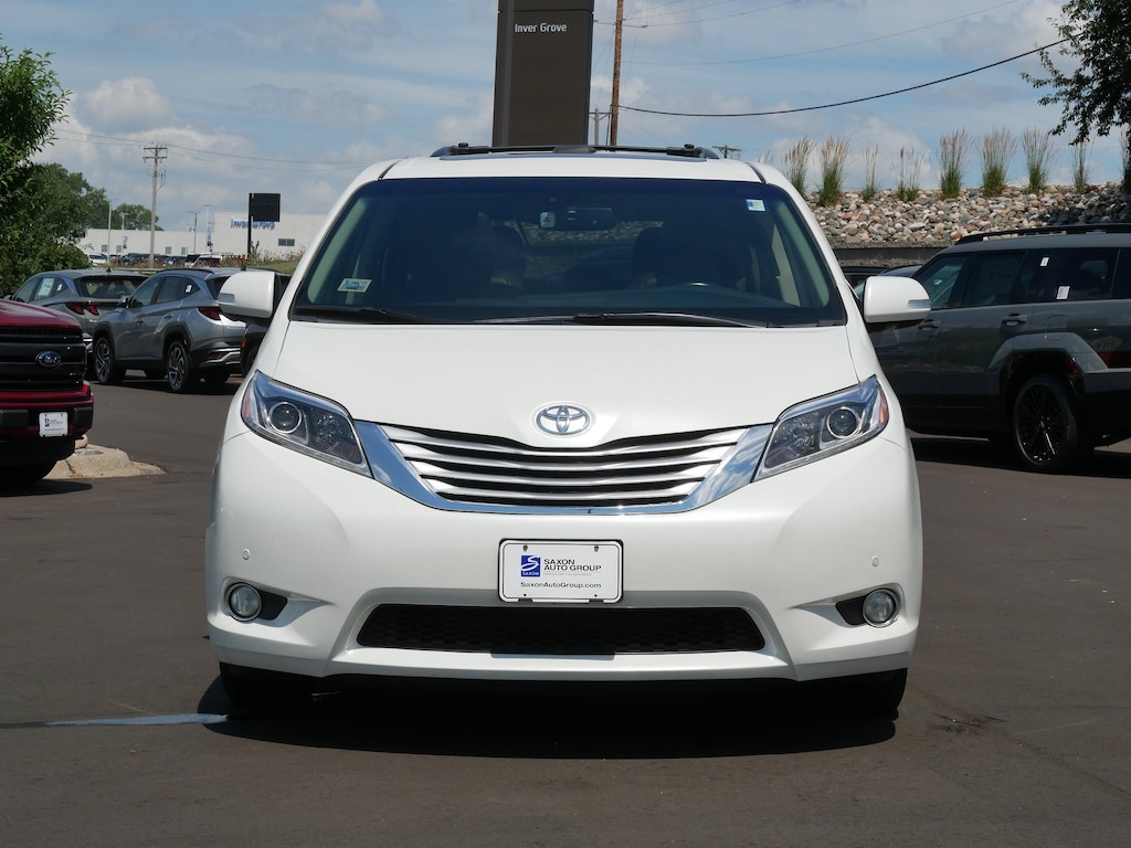Used 2017 Toyota Sienna Limited Premium Minivan/Van