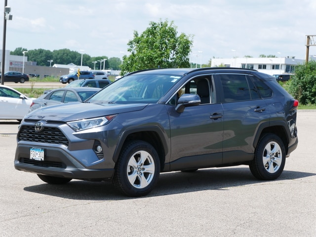 Used 2020 Toyota RAV4 XLE with VIN 2T3P1RFV7LW130098 for sale in Inver Grove, Minnesota
