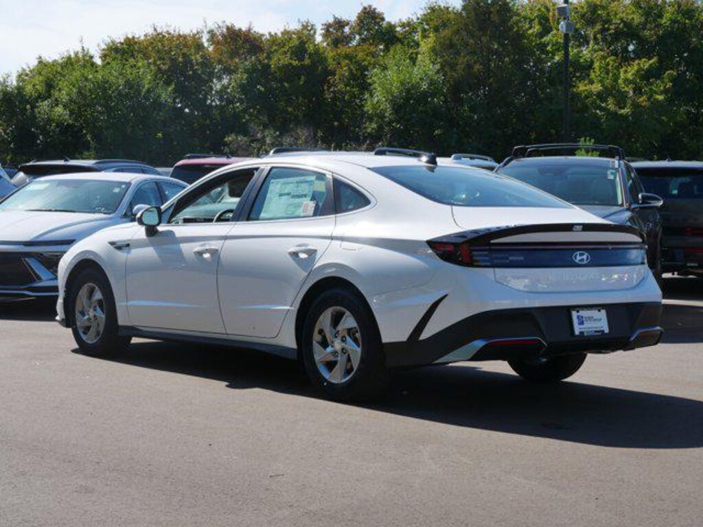 New 2025 Hyundai Sonata SE Sedan