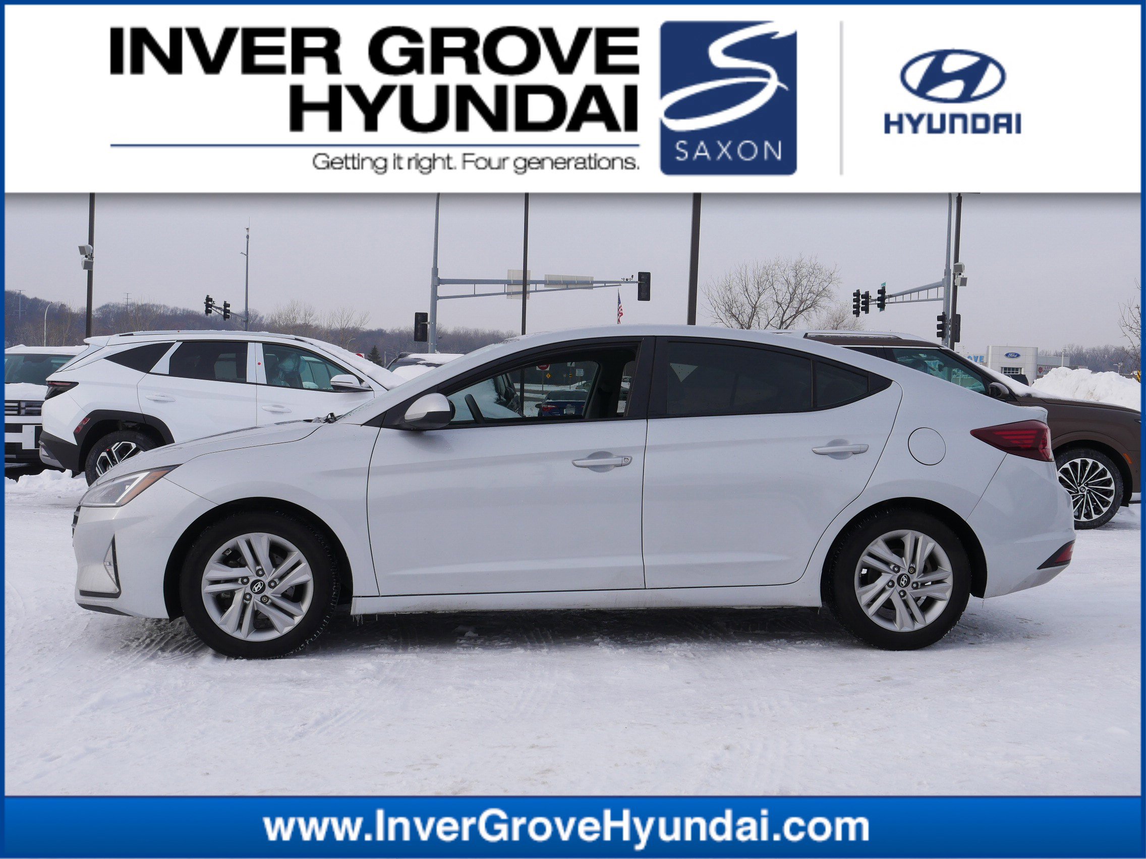 2019 Hyundai Elantra SEL's photo