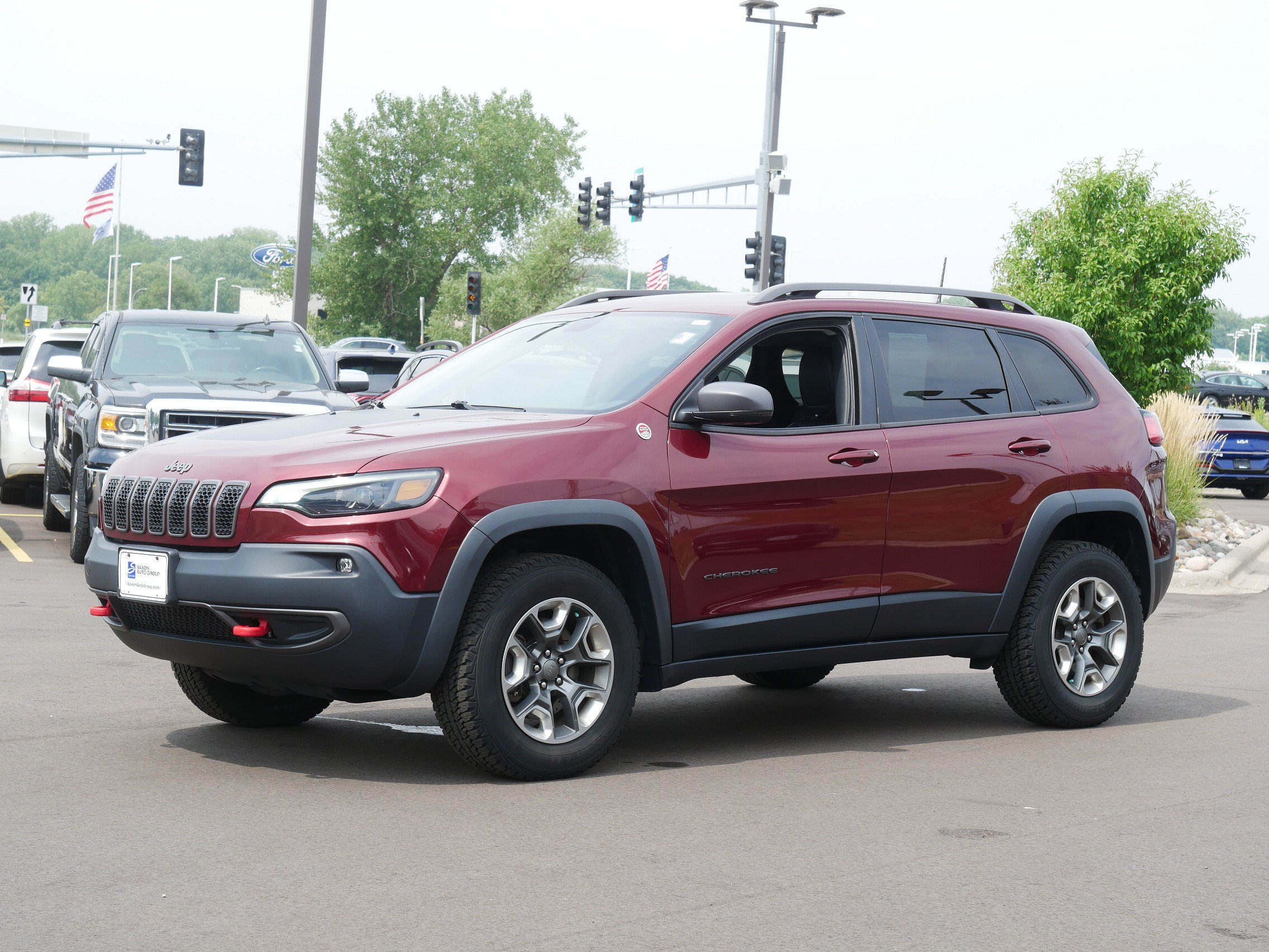 Used 2019 Jeep Cherokee Trailhawk with VIN 1C4PJMBN2KD238312 for sale in Inver Grove Heights, Minnesota
