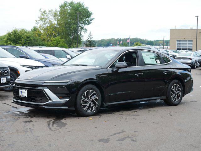 2026 Hyundai Sonata Hybrid Blue photo 2