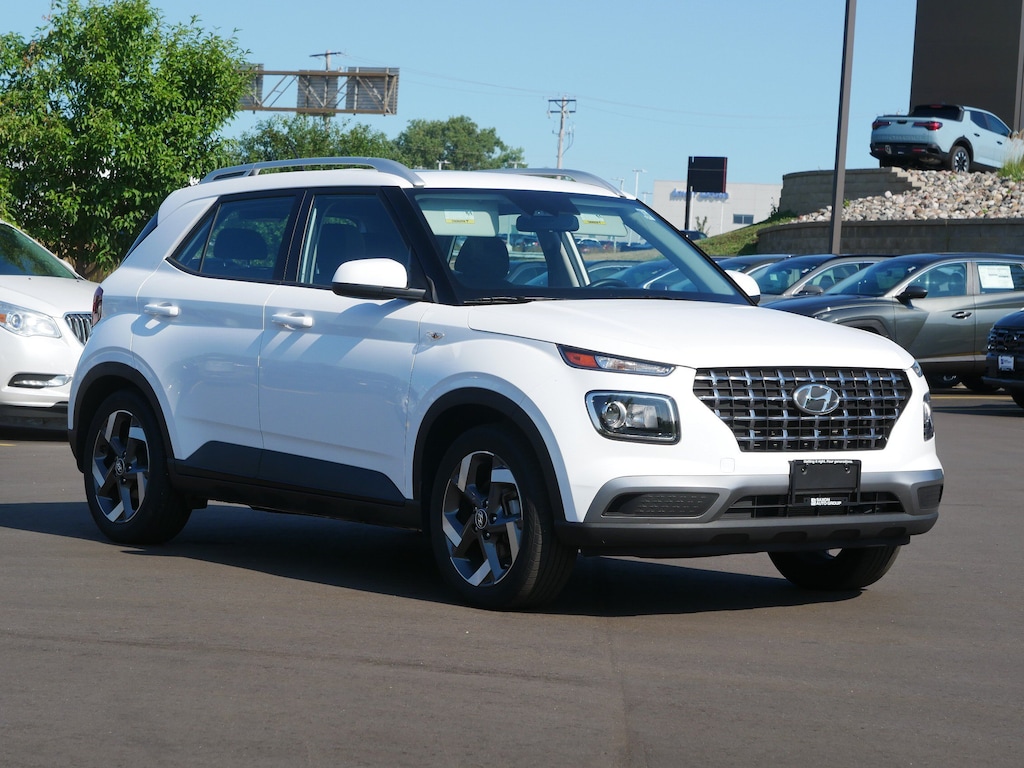 Used 2023 Hyundai Venue SEL SUV