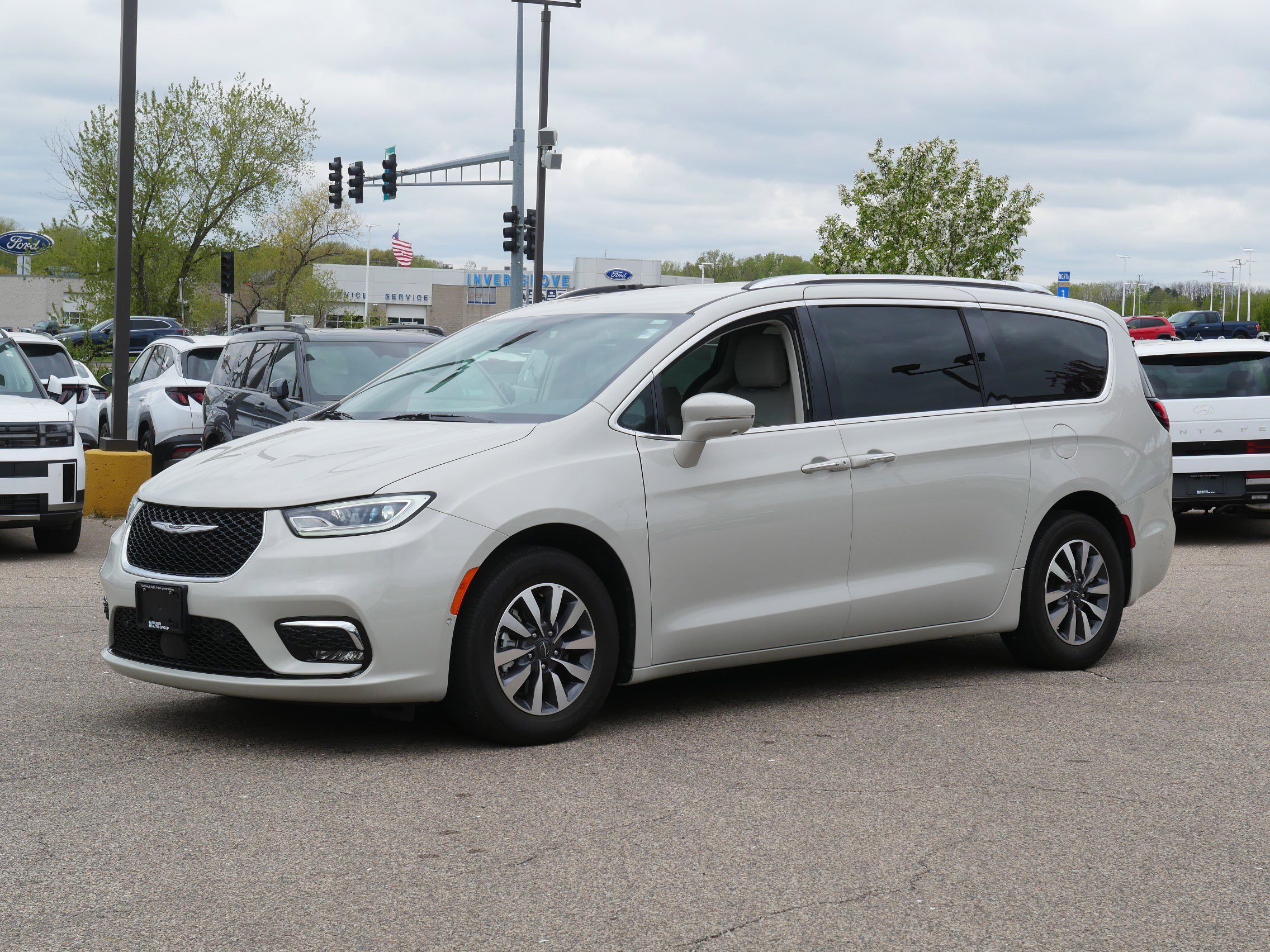 Used 2021 Chrysler Pacifica Touring L with VIN 2C4RC1BG3MR555275 for sale in Inver Grove Heights, Minnesota