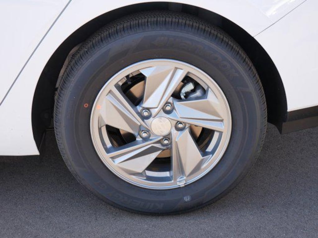 New 2026 Hyundai Elantra SE Sedan