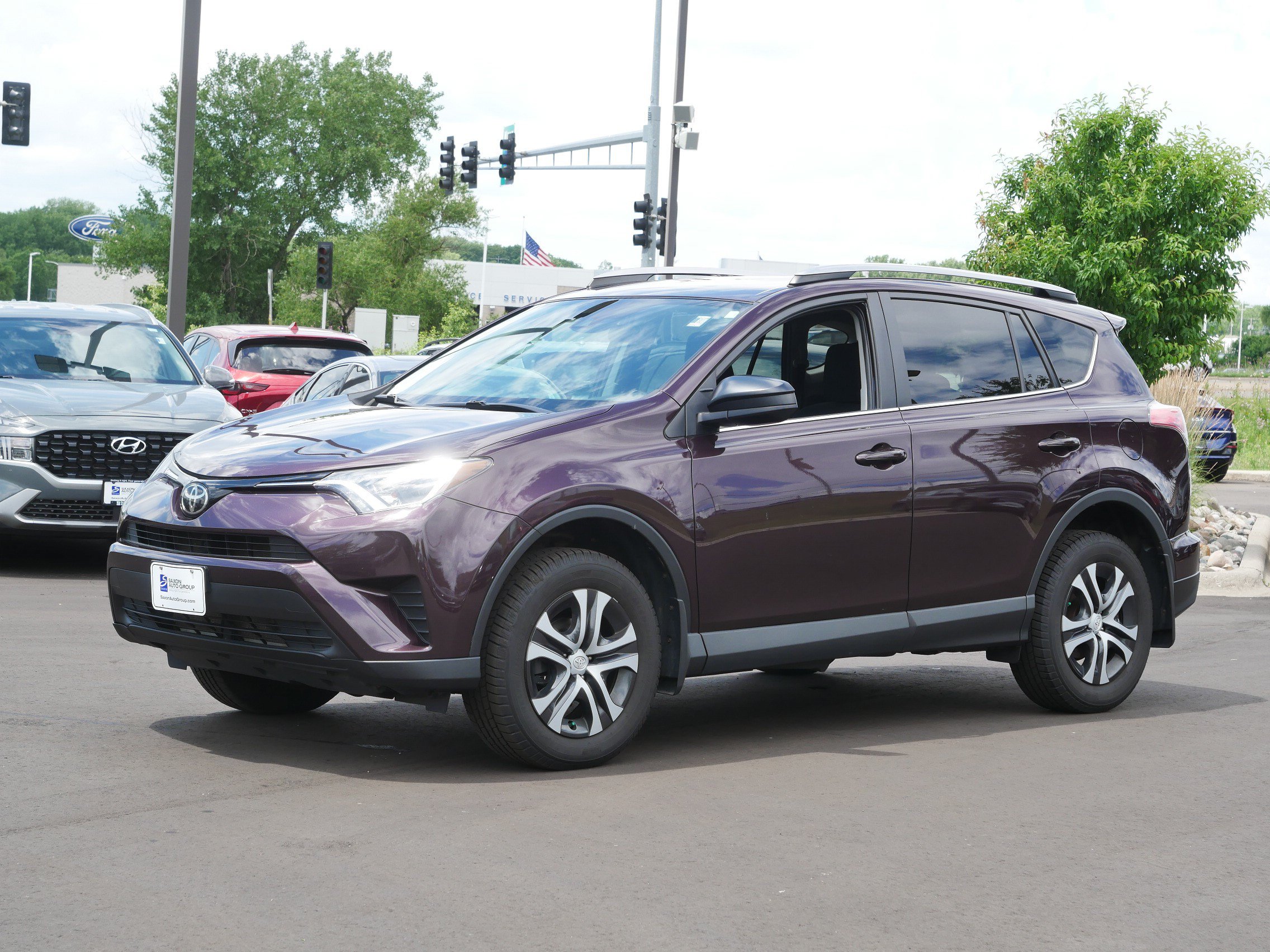 Used 2018 Toyota RAV4 LE with VIN 2T3BFREV1JW747166 for sale in Inver Grove Heights, Minnesota
