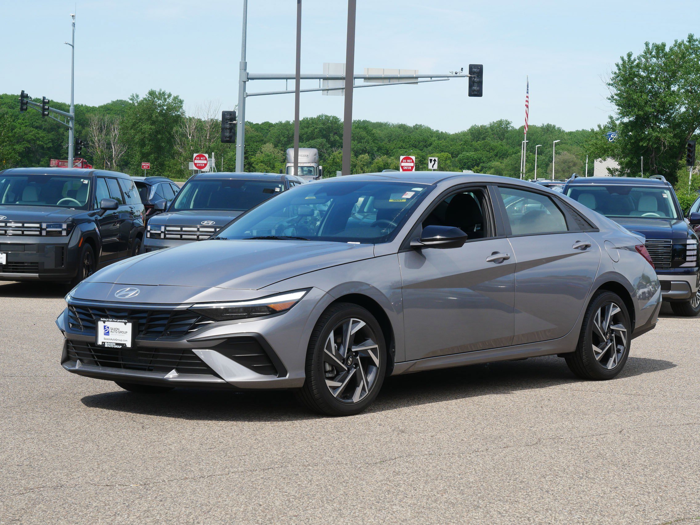 Used 2025 Hyundai Elantra SEL with VIN KMHLM4DG8SU018706 for sale in Inver Grove Heights, Minnesota