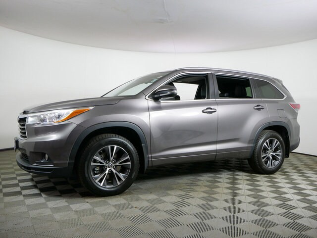 Used 2016 Toyota Highlander XLE with VIN 5TDJKRFH5GS347346 for sale in Inver Grove Heights, Minnesota