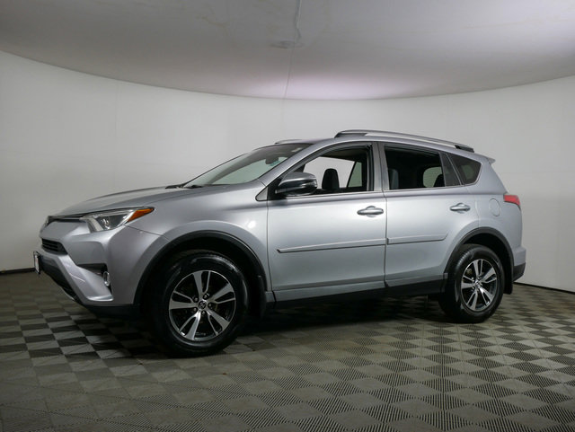 Used 2018 Toyota RAV4 XLE with VIN 2T3RFREV0JW809980 for sale in Inver Grove Heights, Minnesota
