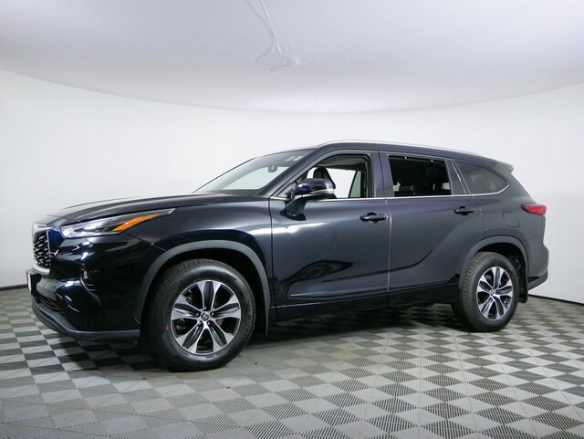 Certified 2021 Toyota Highlander XLE with VIN 5TDHZRBH8MS544037 for sale in Inver Grove Heights, Minnesota