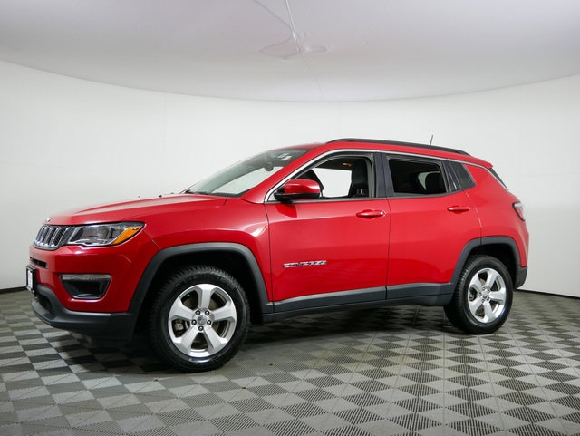 Used 2018 Jeep Compass Latitude with VIN 3C4NJDBB4JT142963 for sale in Inver Grove Heights, Minnesota