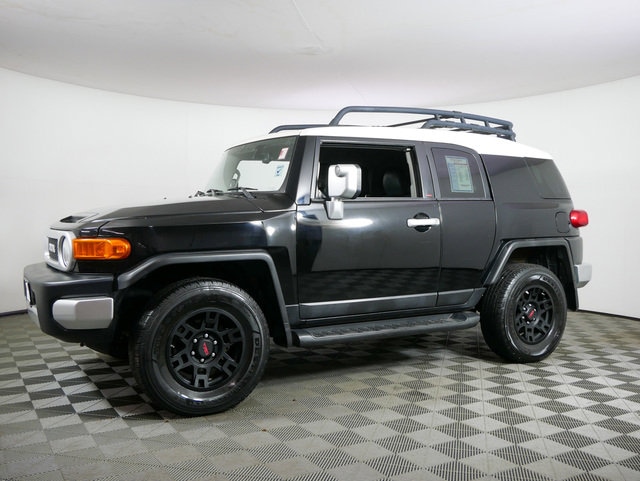 Used 2011 Toyota FJ Cruiser  with VIN JTEBU4BF5BK105271 for sale in Inver Grove Heights, Minnesota