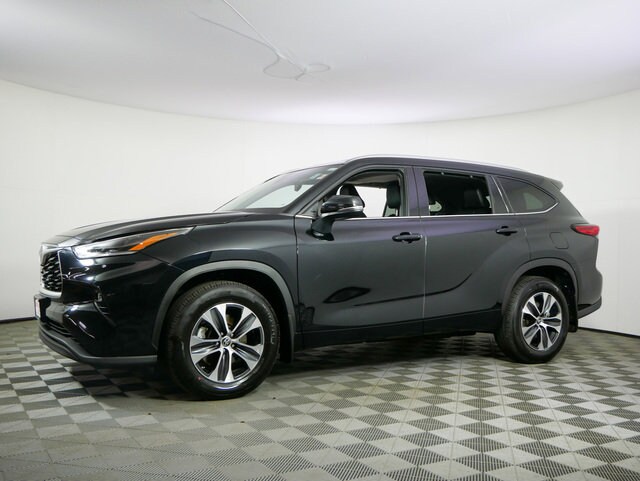Certified 2021 Toyota Highlander XLE with VIN 5TDGZRBH7MS548902 for sale in Inver Grove Heights, Minnesota