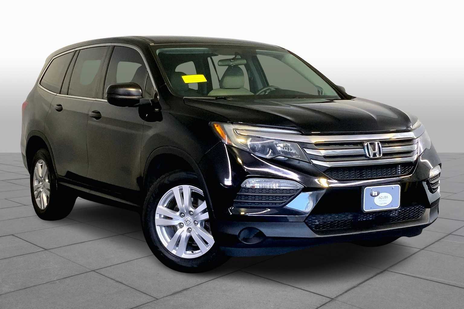 2016 Honda Pilot LX photo 2