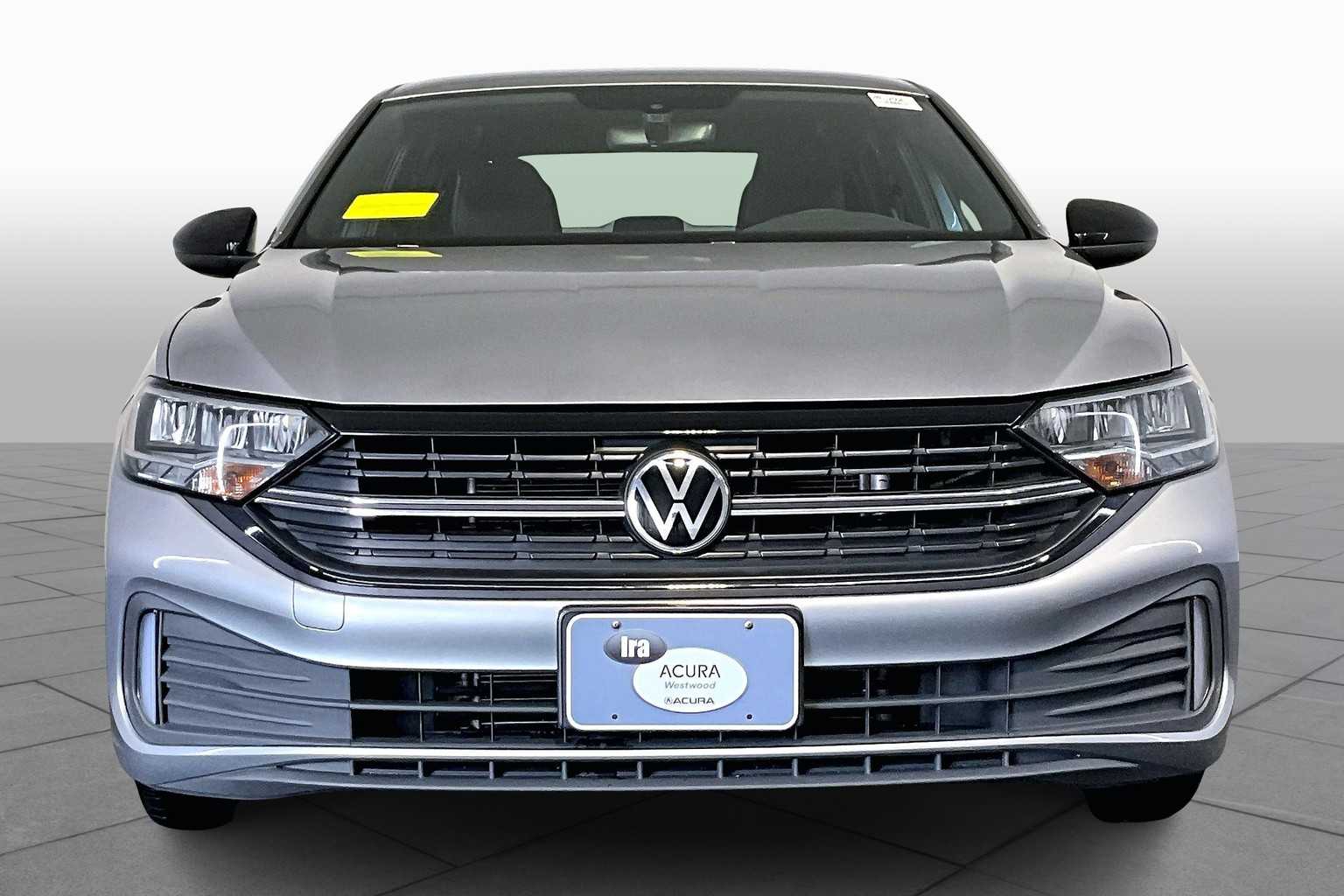 2023 Volkswagen Jetta Sport photo 3