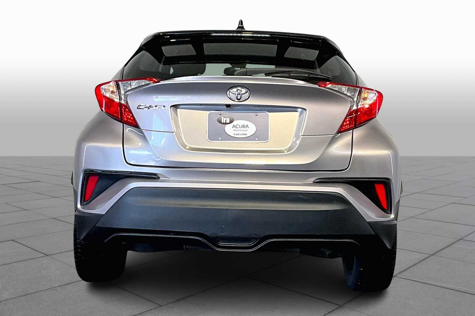 2020 Toyota C-HR XLE photo 4