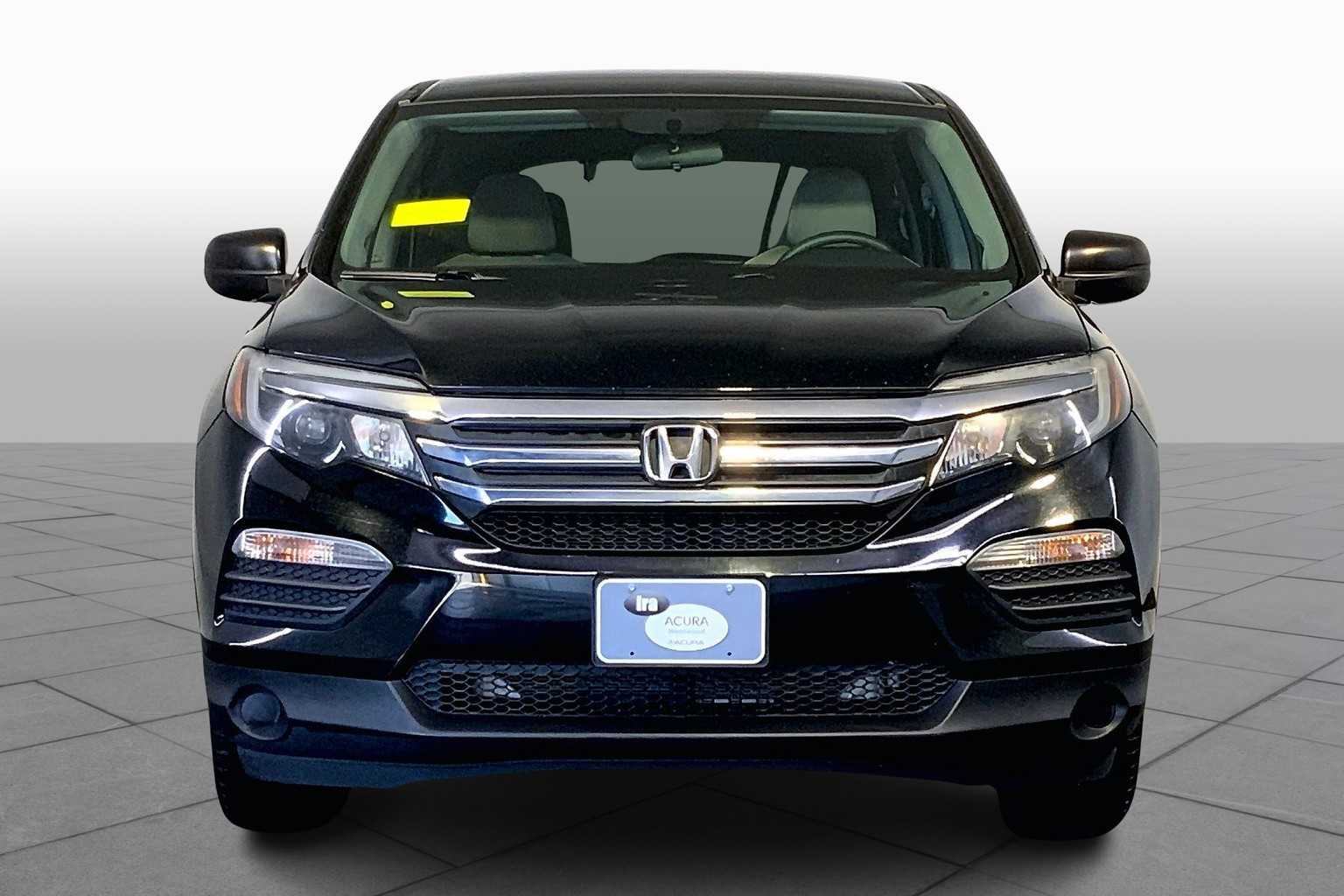 2016 Honda Pilot LX photo 3