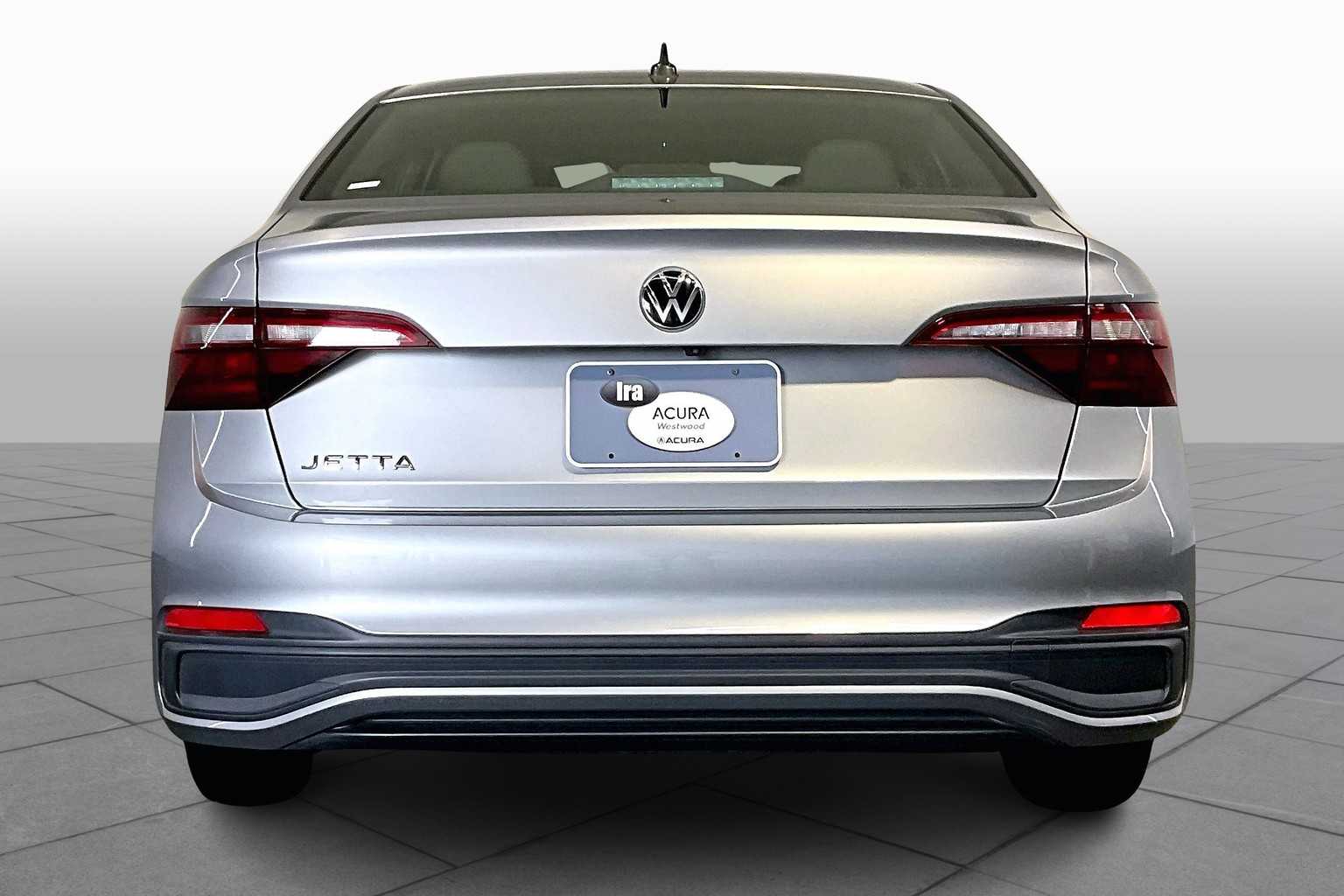 2023 Volkswagen Jetta Sport photo 4