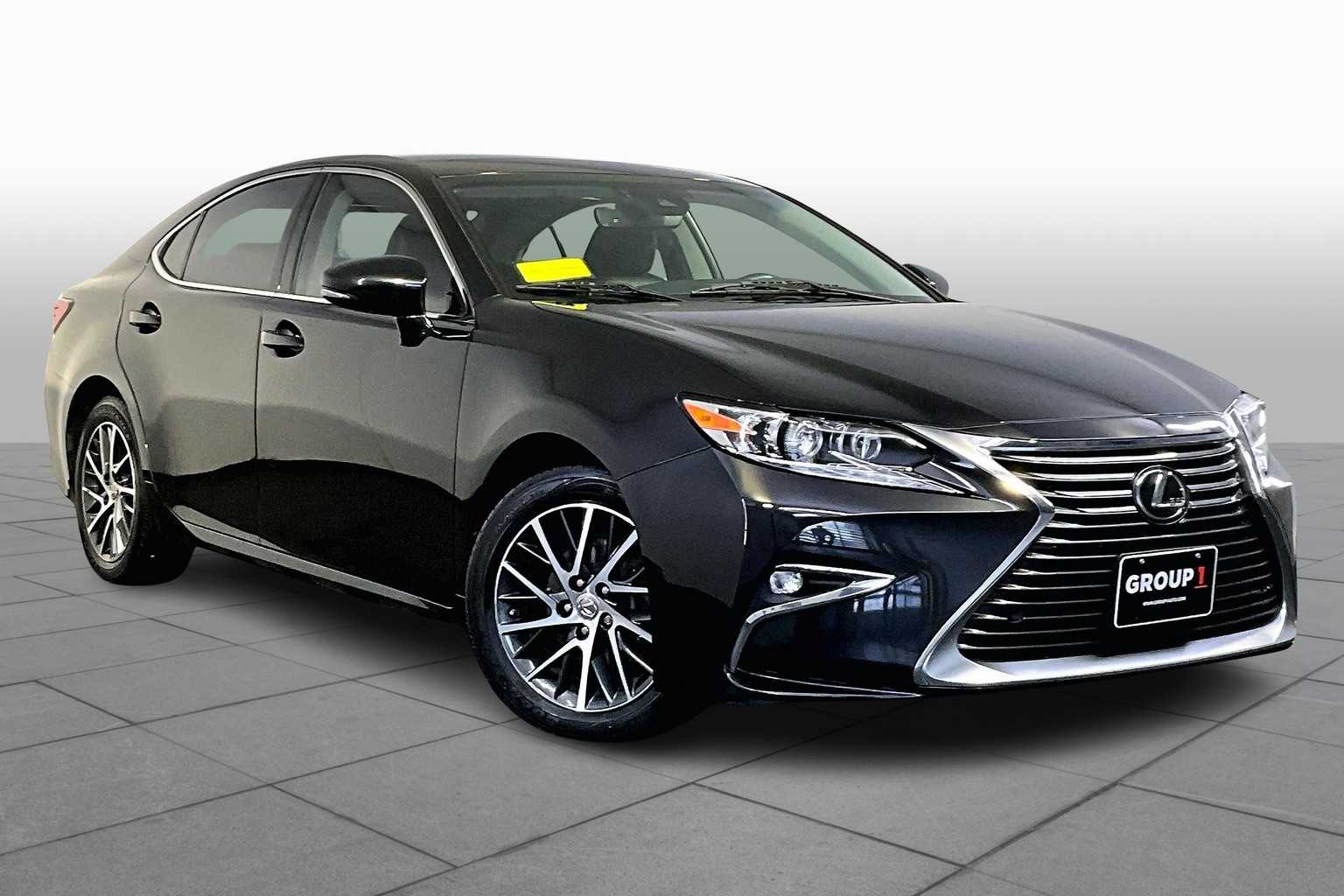 2016 Lexus ES 350 photo 2