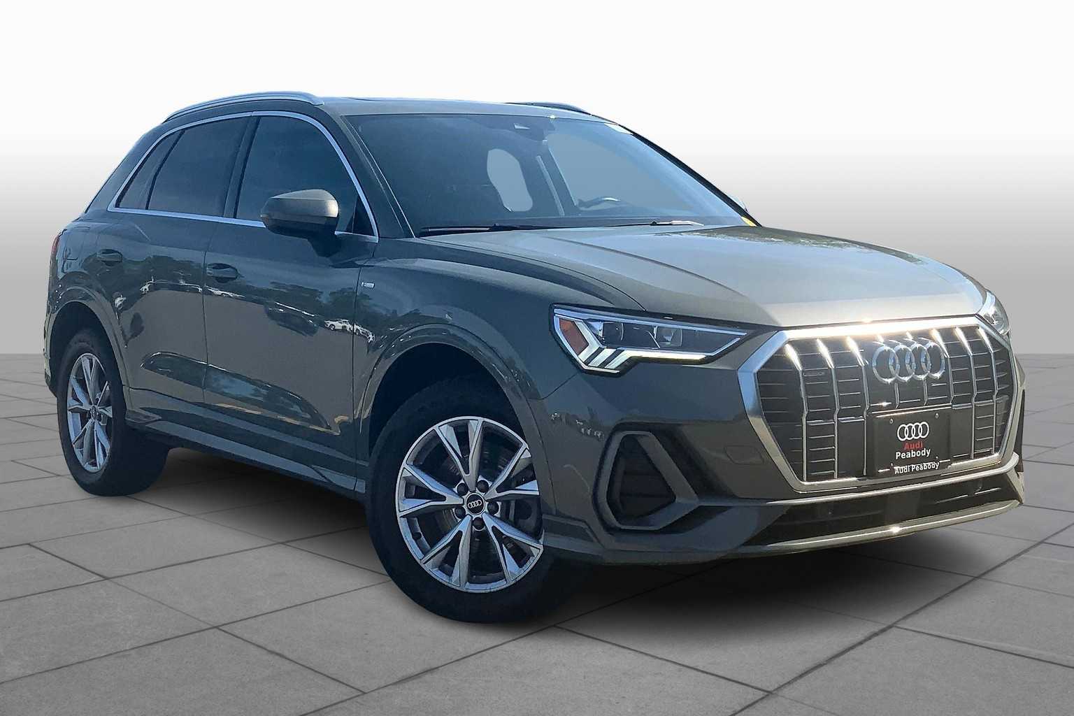 2023 Audi Q3 S line Premium photo 2