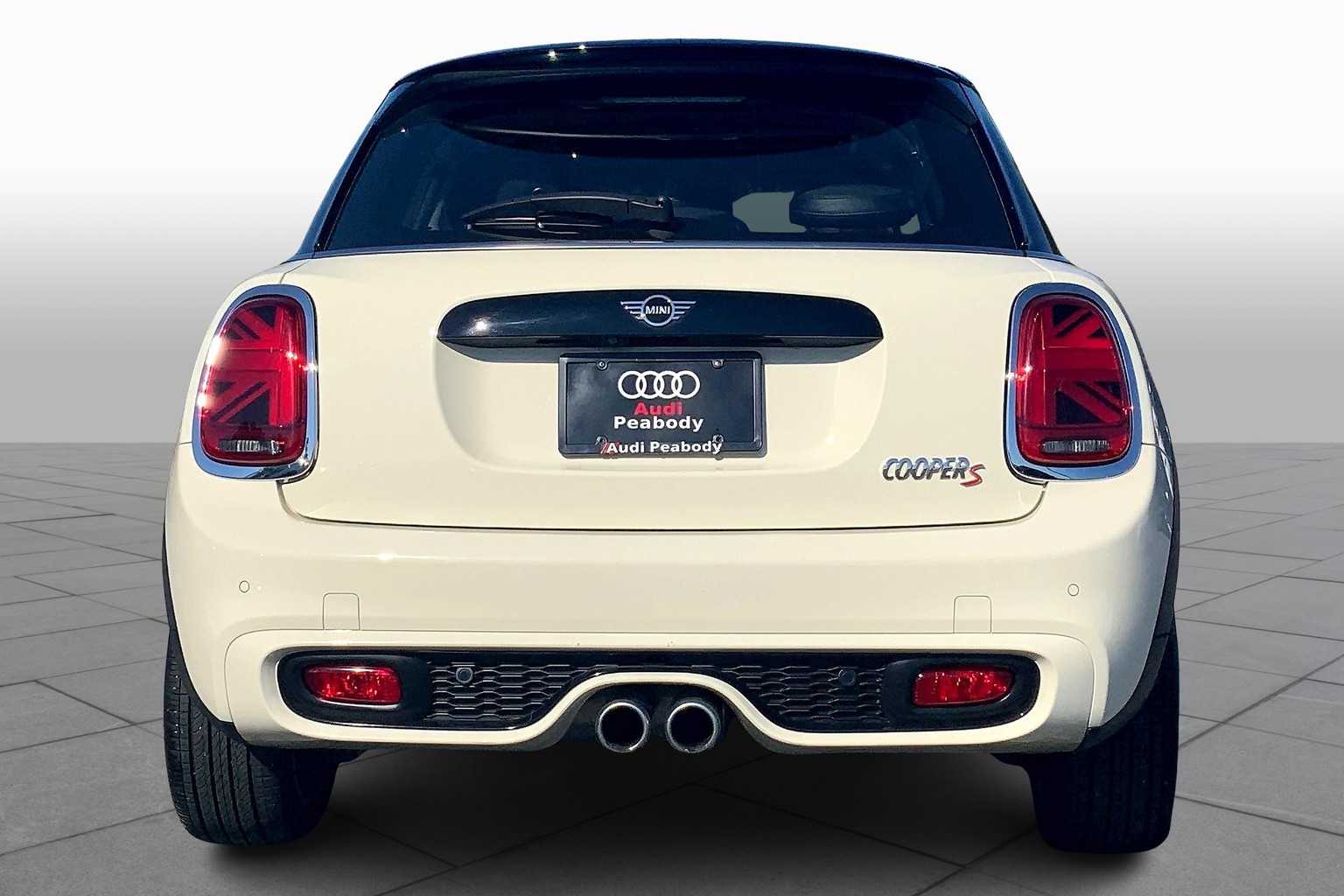 2021 Mini Cooper 4 Door Hardtop Signature photo 4