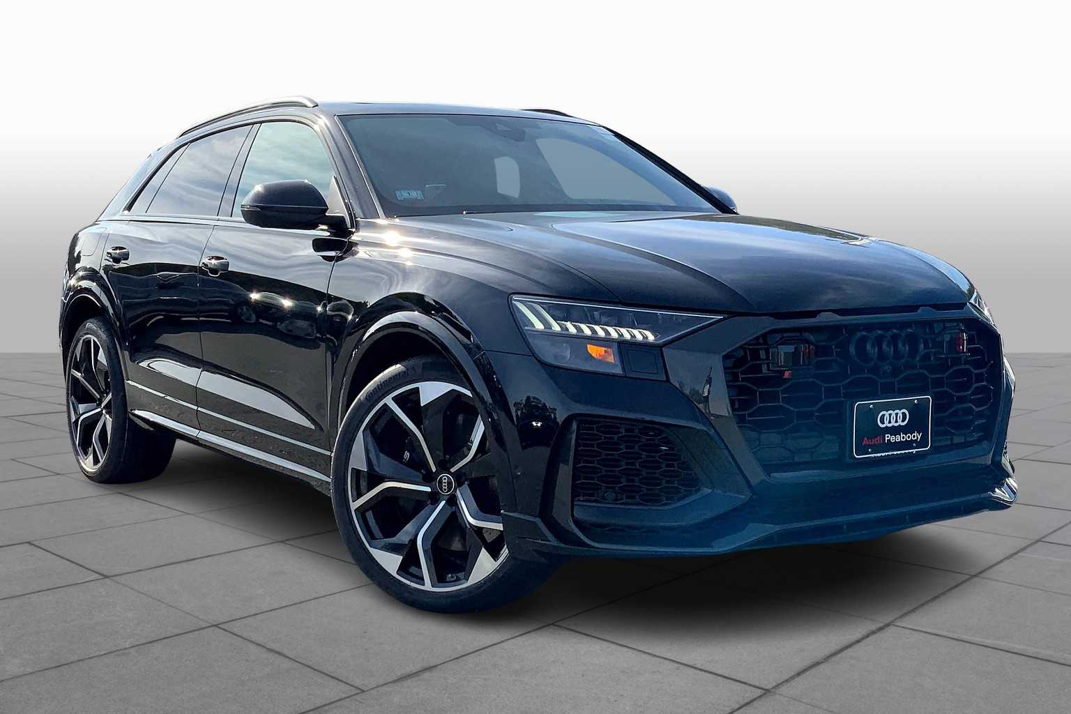 2023 Audi RS Q8 photo 2