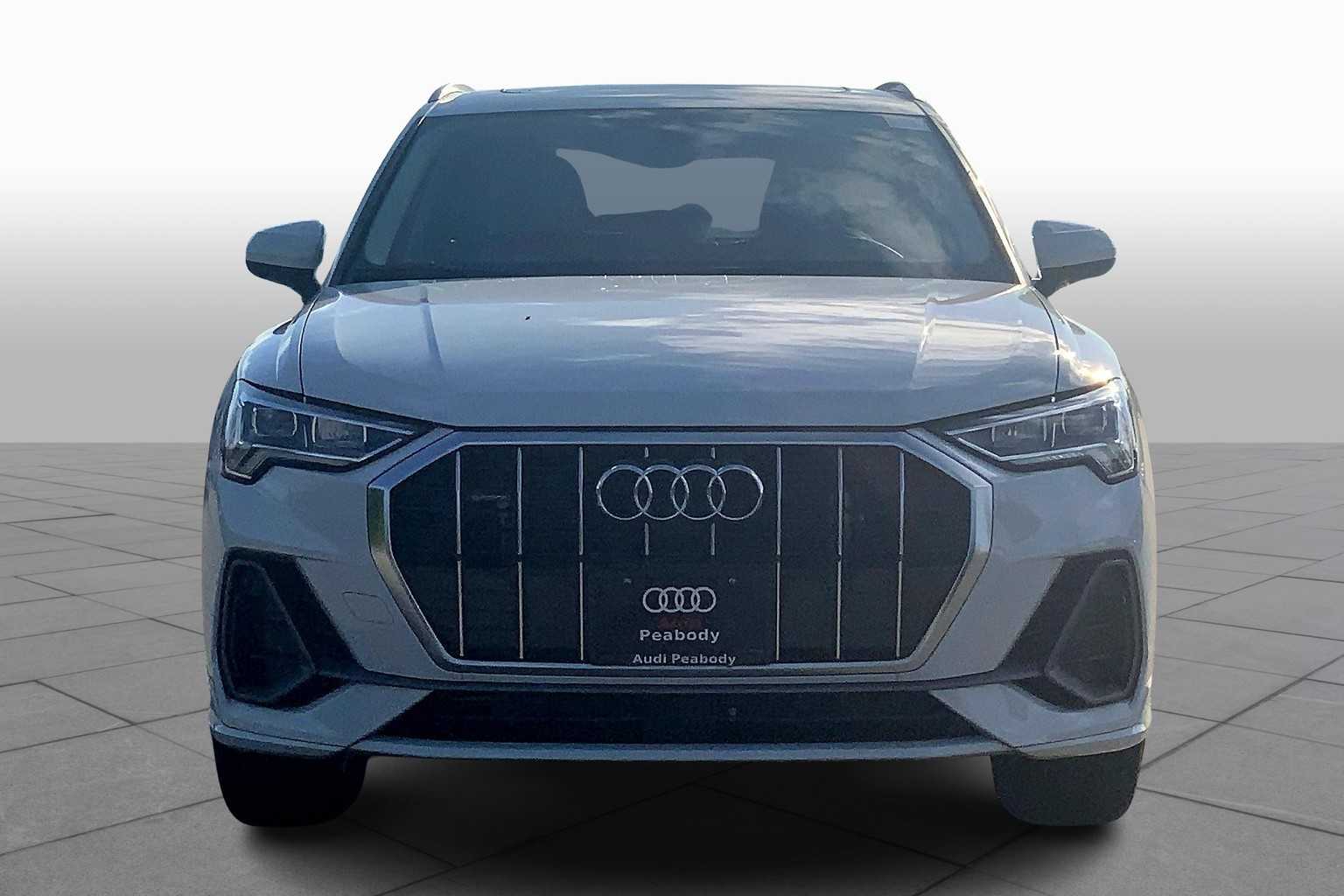 2022 Audi Q3 S line Premium Plus photo 3
