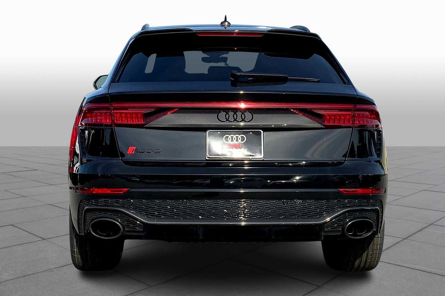 2023 Audi RS Q8 photo 4