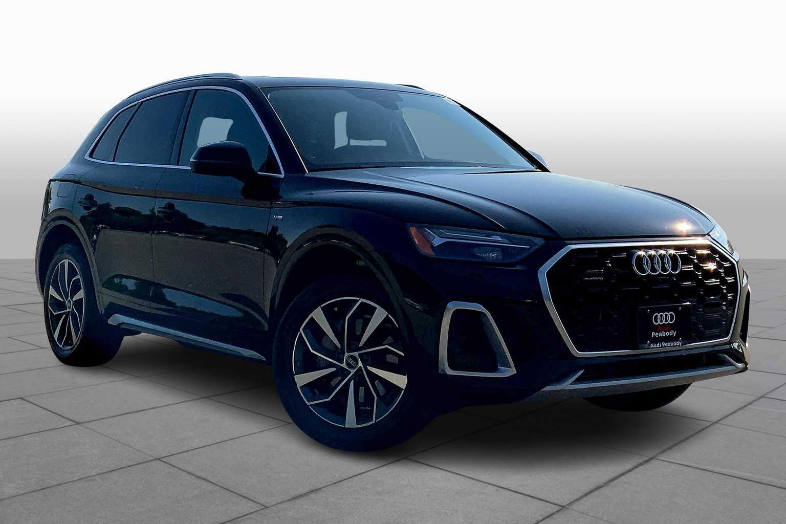 2022 Audi Q5 S line Premium Plus photo 2