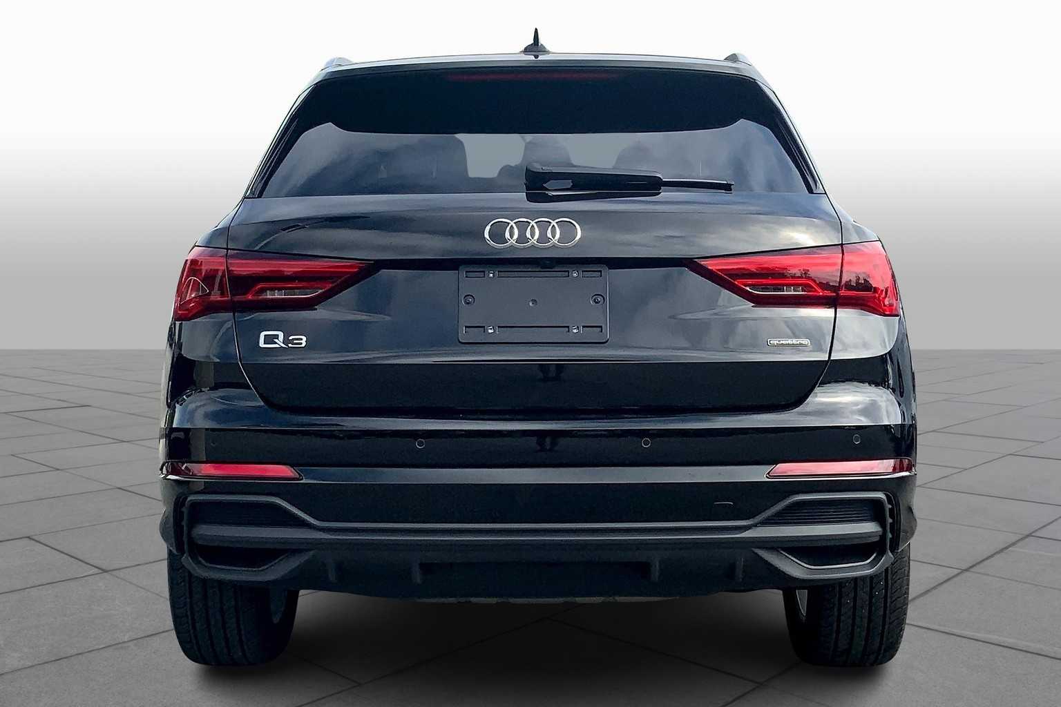 2025 Audi Q3 S line Premium Plus photo 4