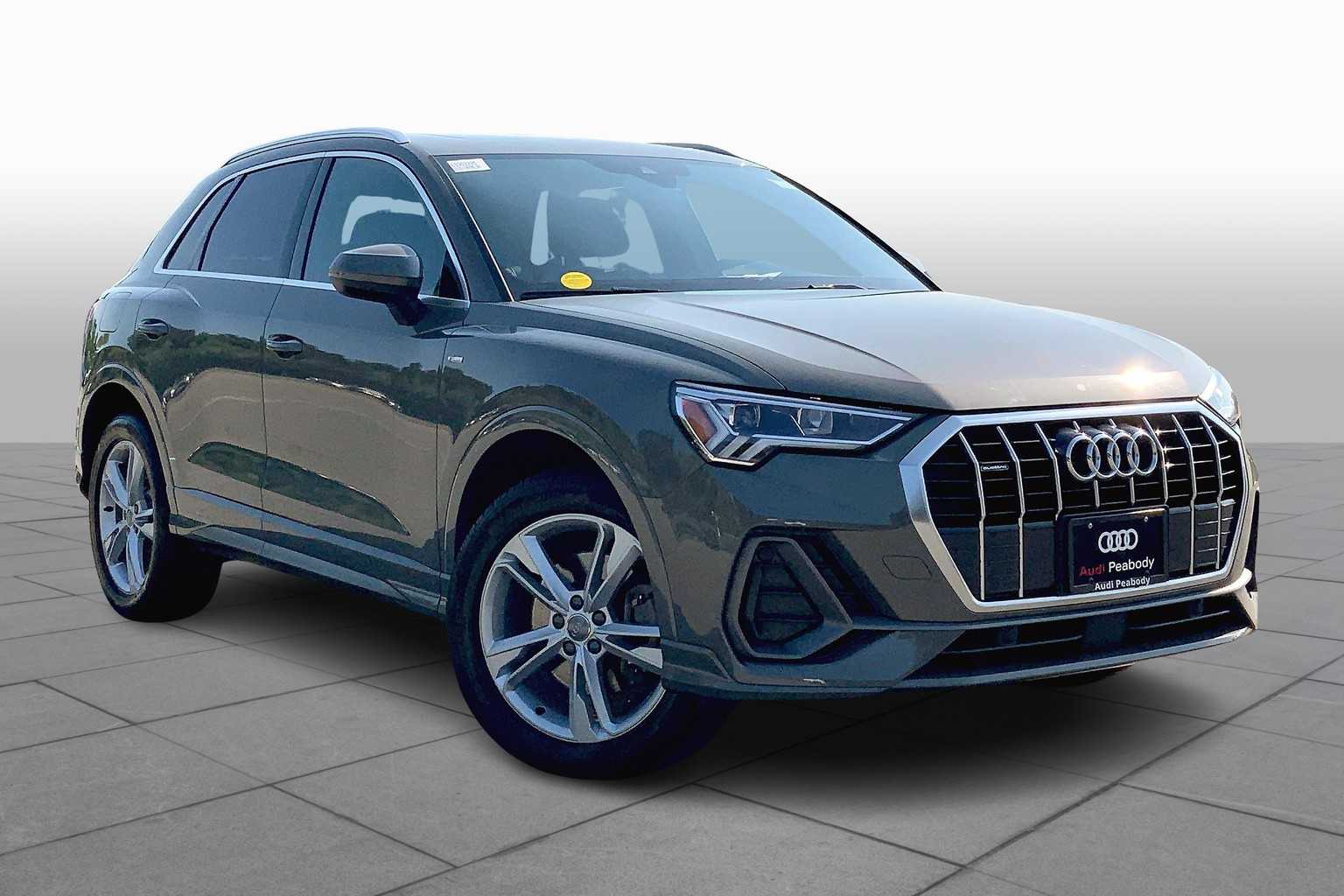 2020 Audi Q3 S line Premium Plus photo 2