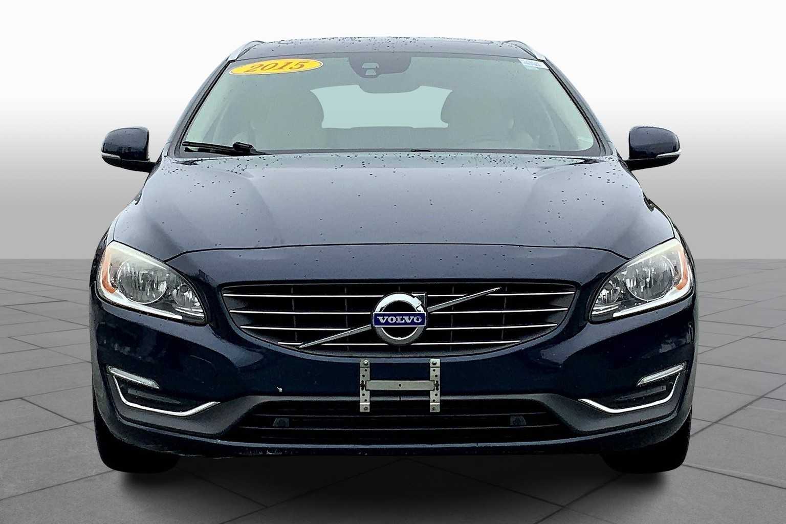 2015 Volvo V60 T5 Drive-E Premier photo 3
