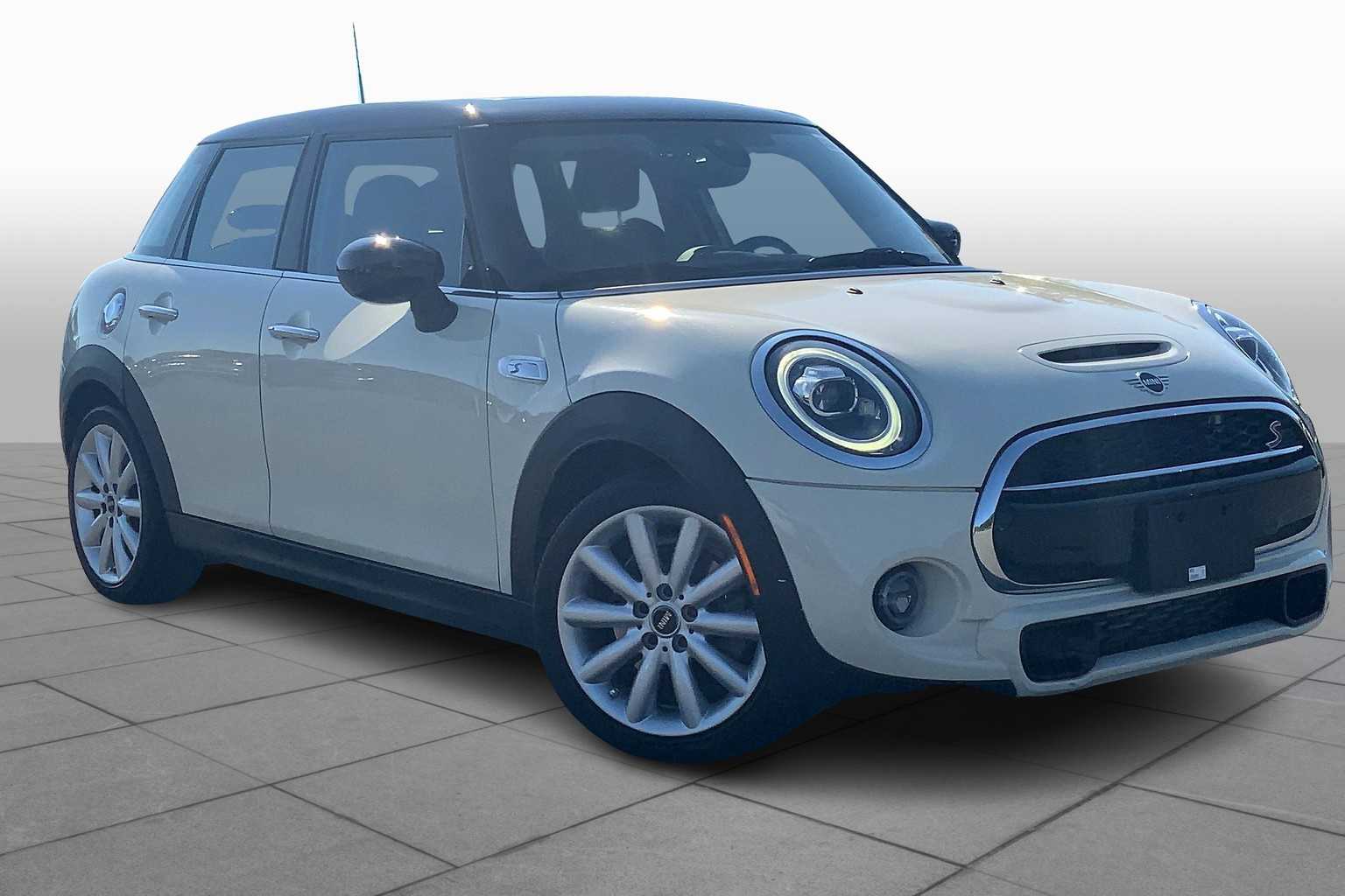 2021 Mini Cooper 4 Door Hardtop Signature photo 2
