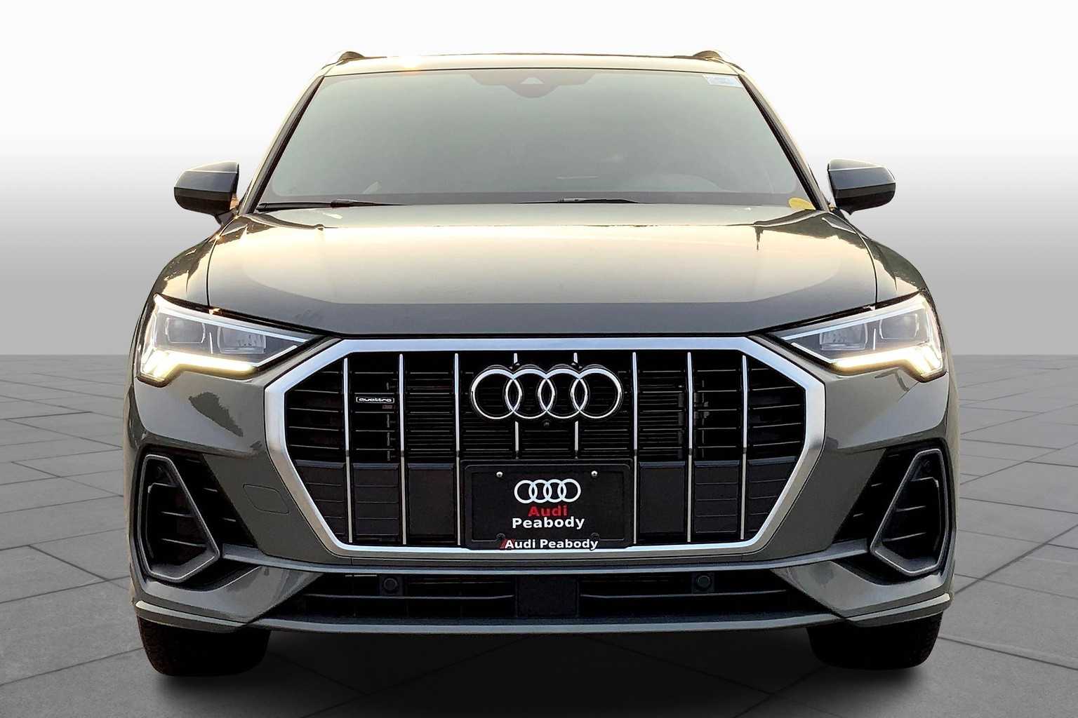 2023 Audi Q3 S line Premium Plus photo 2