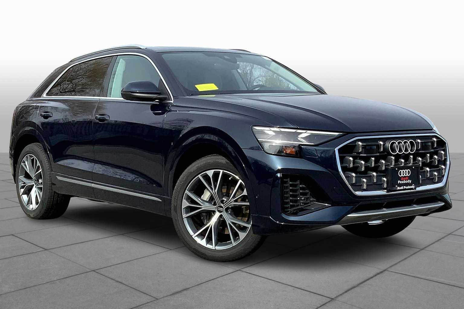 2025 Audi Q8 55 Premium Plus photo 2
