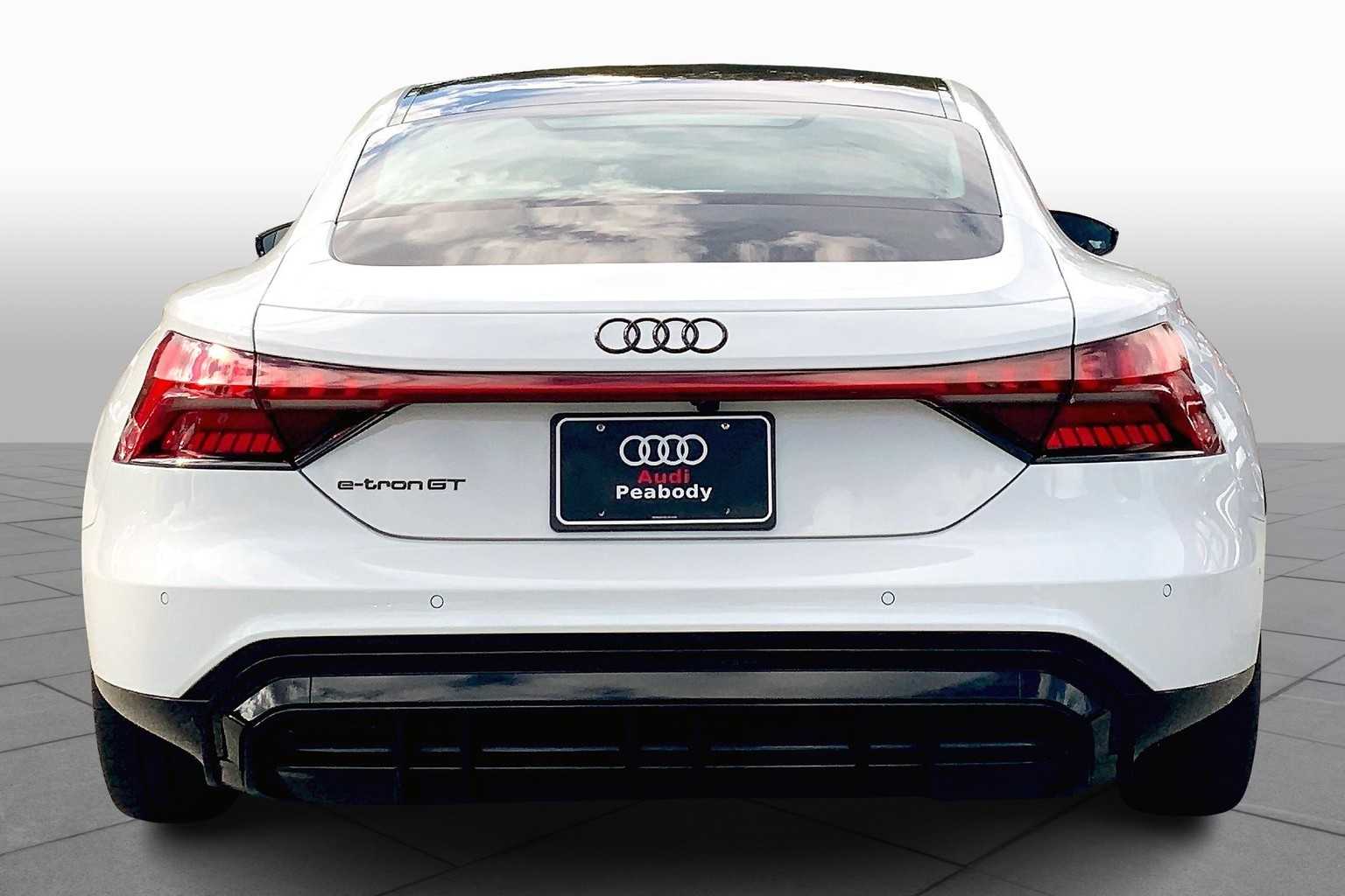 2023 Audi e-tron GT Prestige photo 4