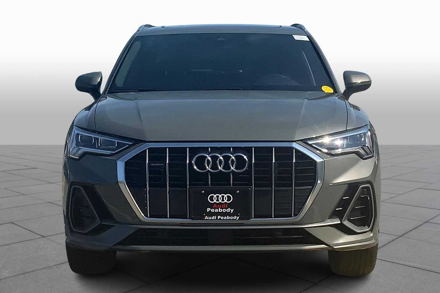 2023 Audi Q3 S line Premium photo 3
