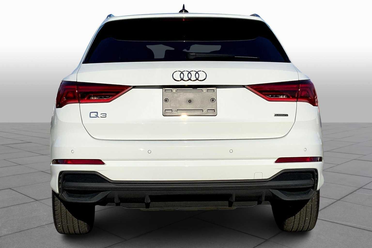 2025 Audi Q3 S line Premium photo 4