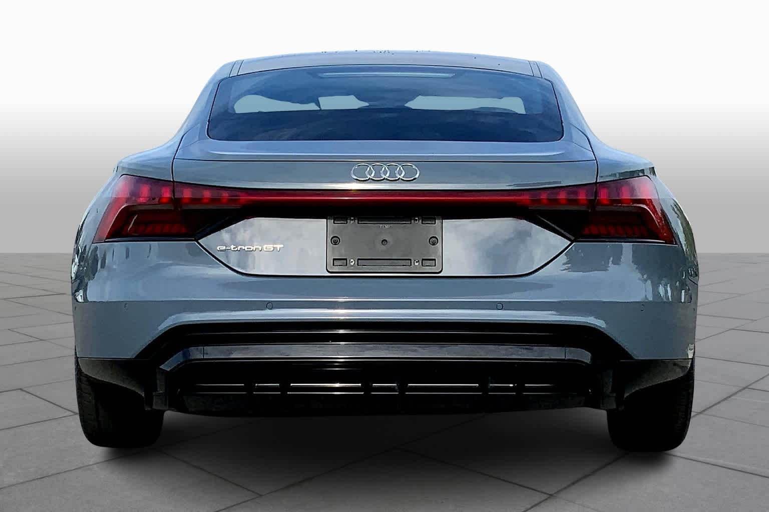 2022 Audi e-tron GT Prestige photo 4