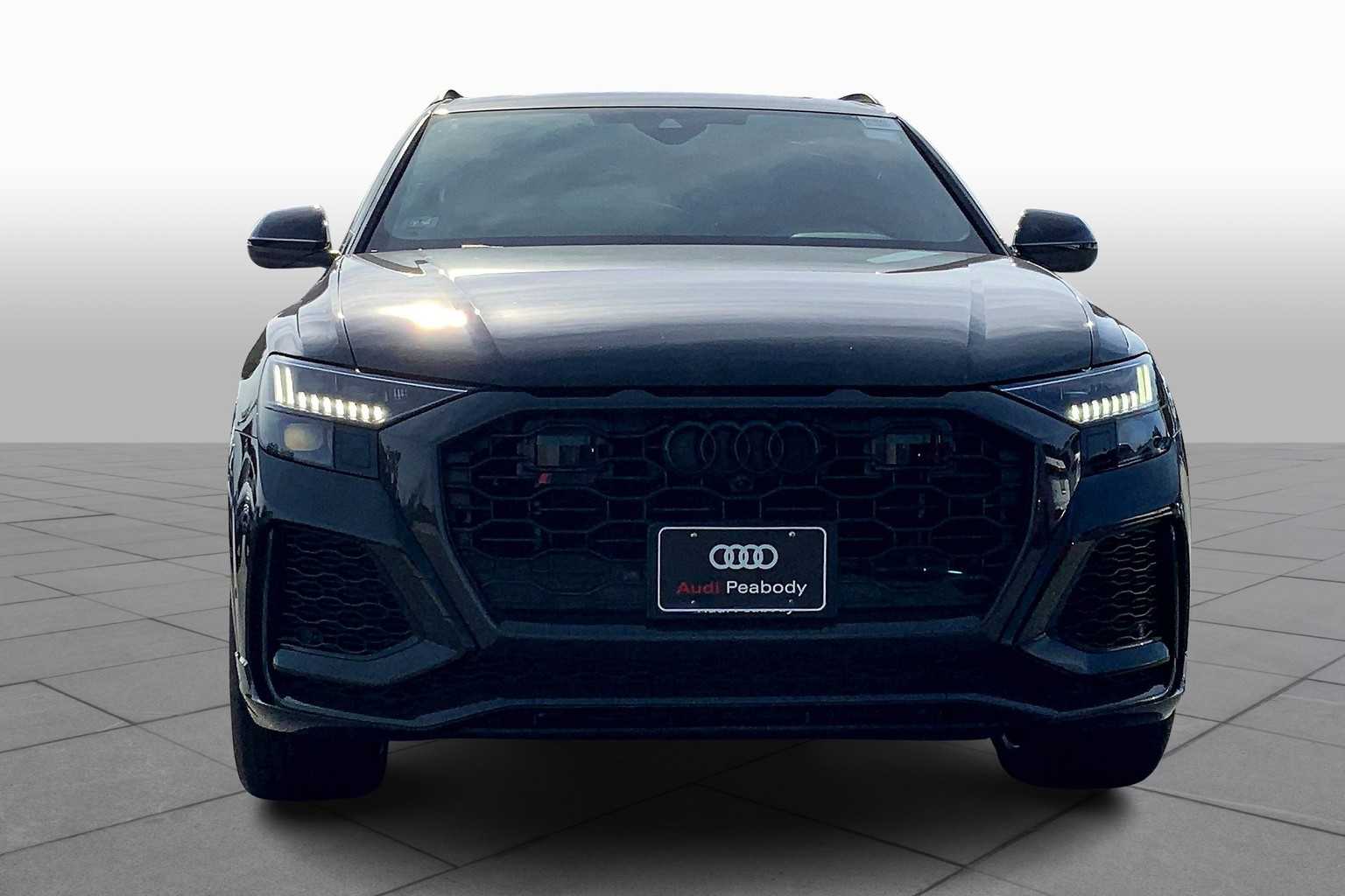2023 Audi RS Q8 photo 3