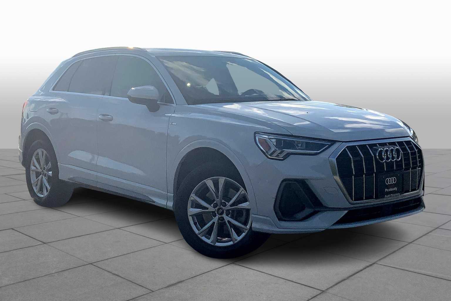 2022 Audi Q3 S line Premium Plus photo 2