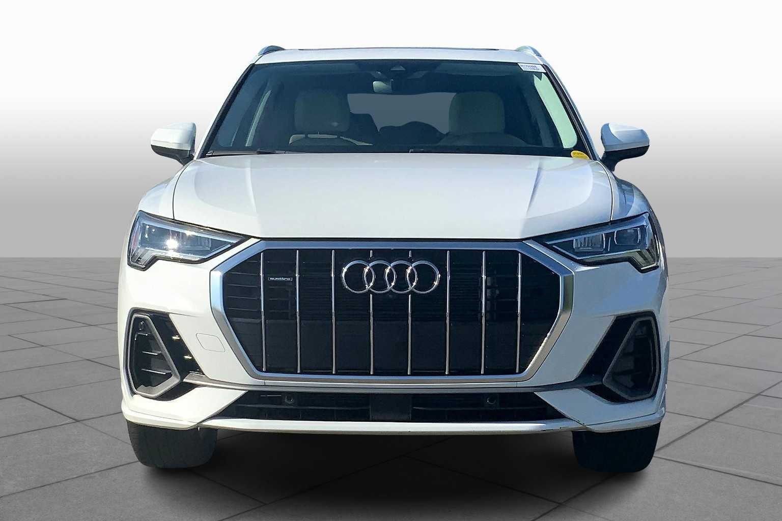 2022 Audi Q3 S line Premium Plus photo 3