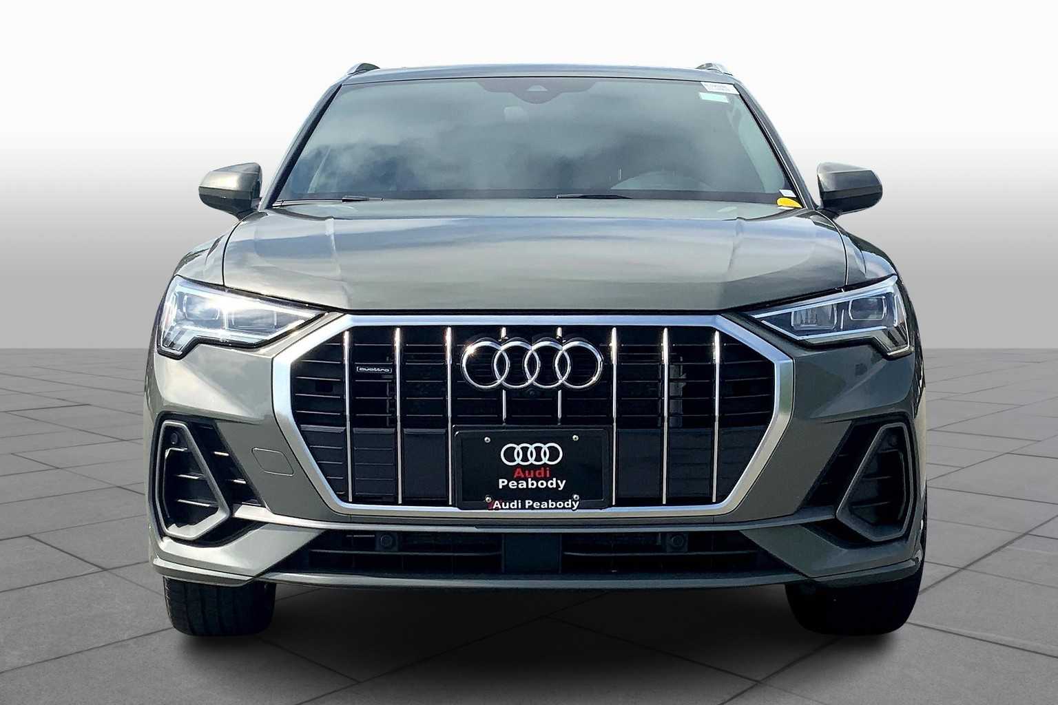 2022 Audi Q3 S line Premium Plus photo 3