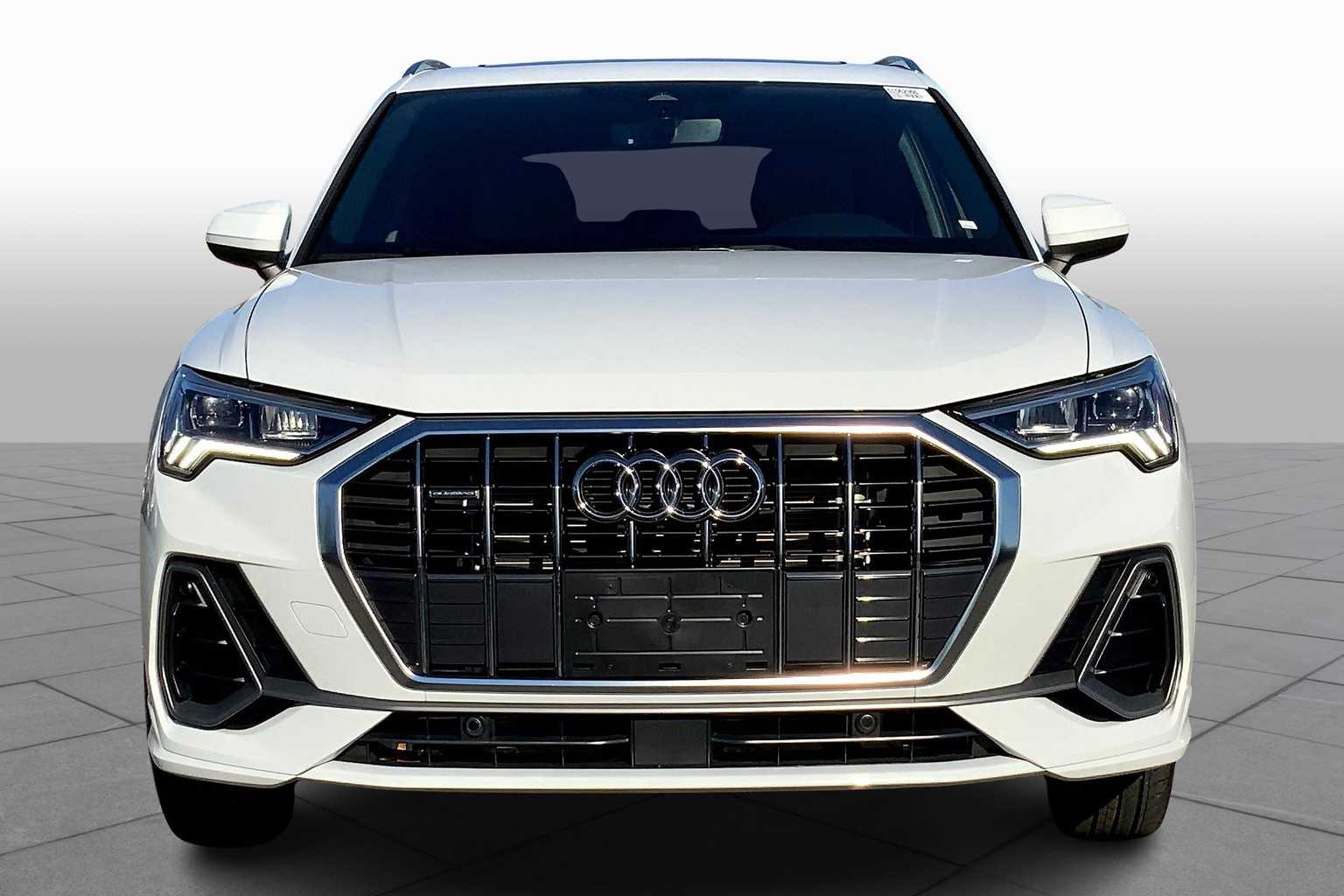 2025 Audi Q3 S line Premium photo 3
