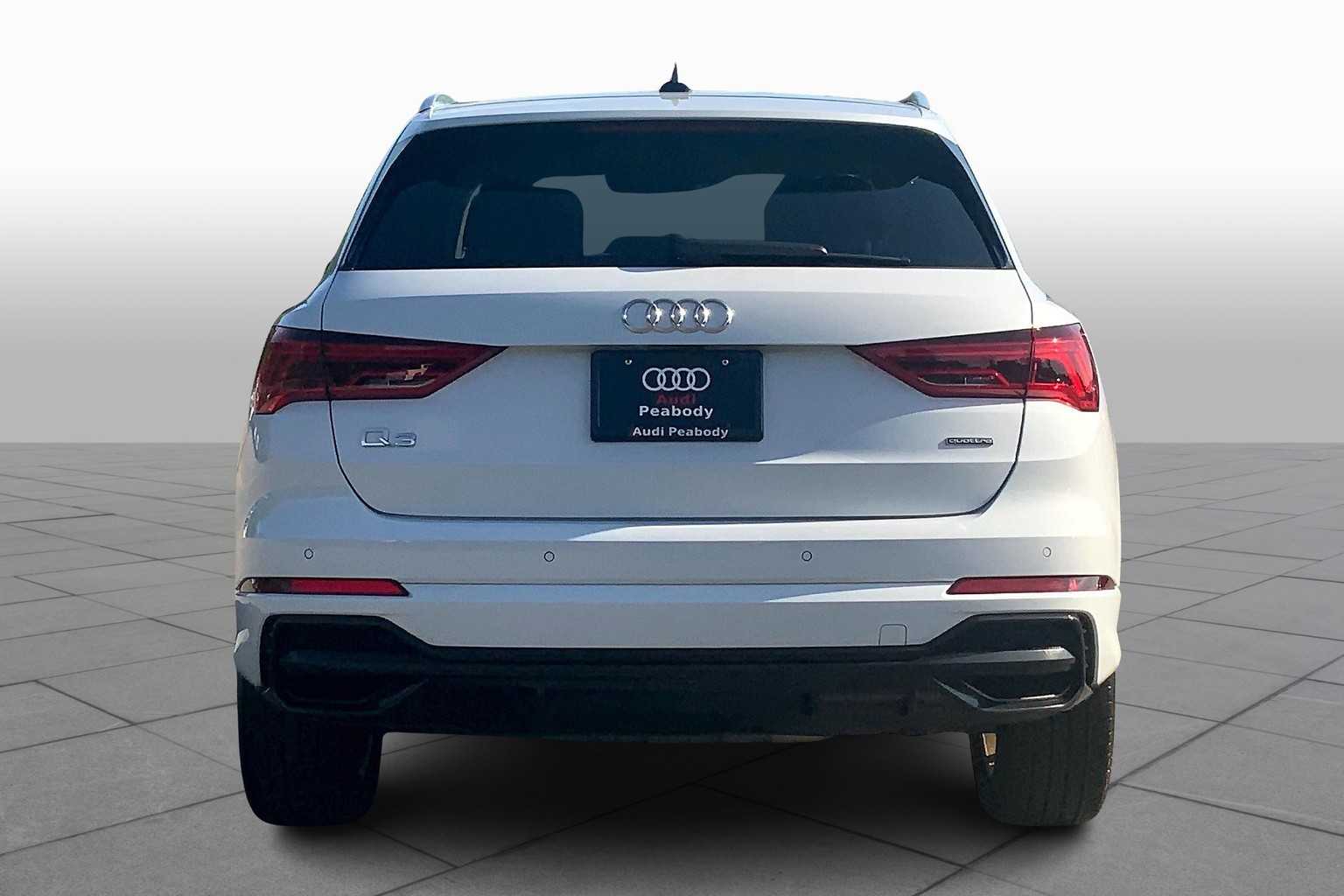 2022 Audi Q3 S line Premium Plus photo 4