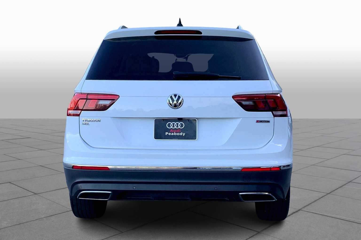 2019 Volkswagen Tiguan SEL photo 4