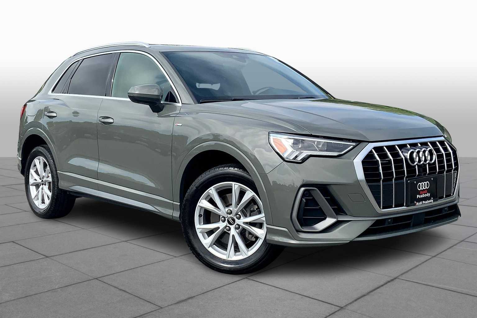 2022 Audi Q3 S line Premium Plus photo 2