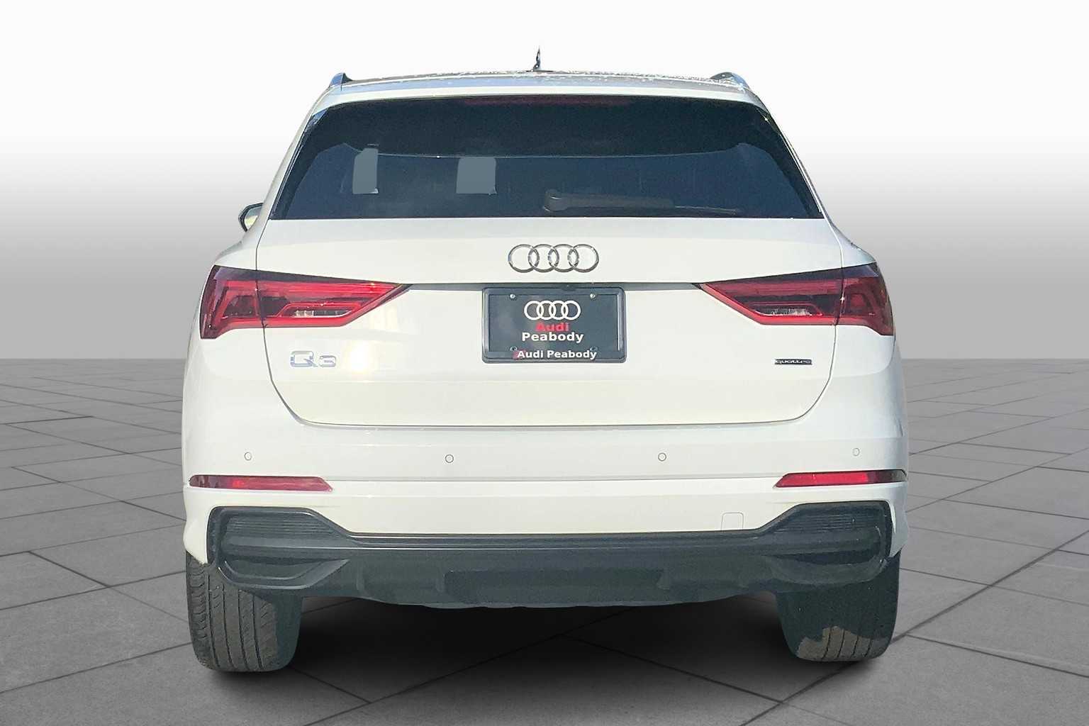 2022 Audi Q3 S line Premium Plus photo 4
