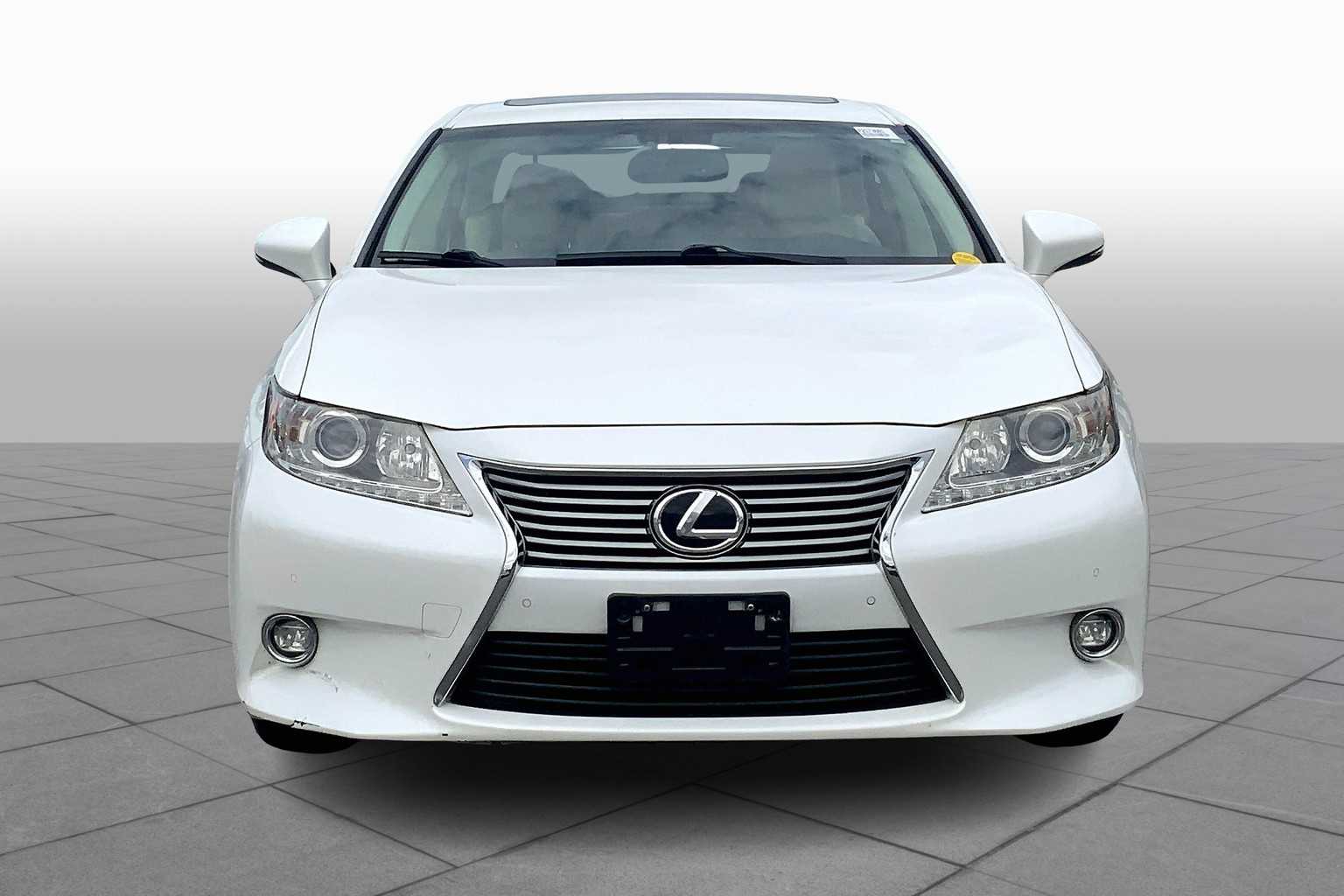2015 Lexus ES 350 photo 3